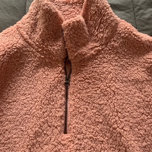 Fuzzy sweater - Picture 3 of 4